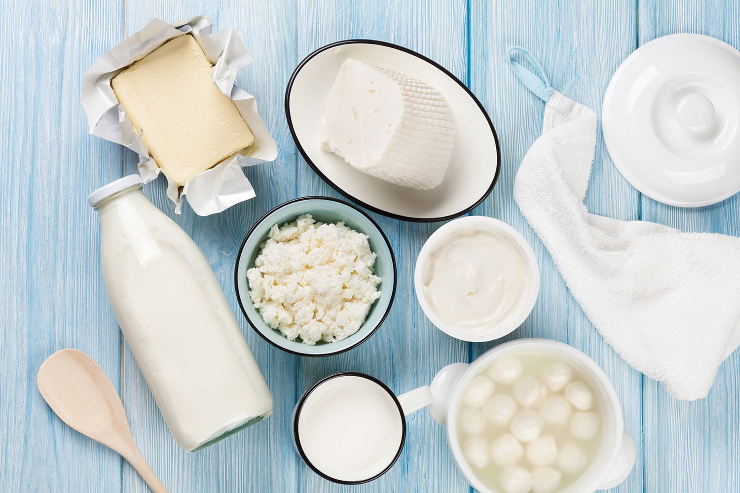 Laktosevarianten wie Sauerrahm, Milch, Käse, Yoghurt, Butter