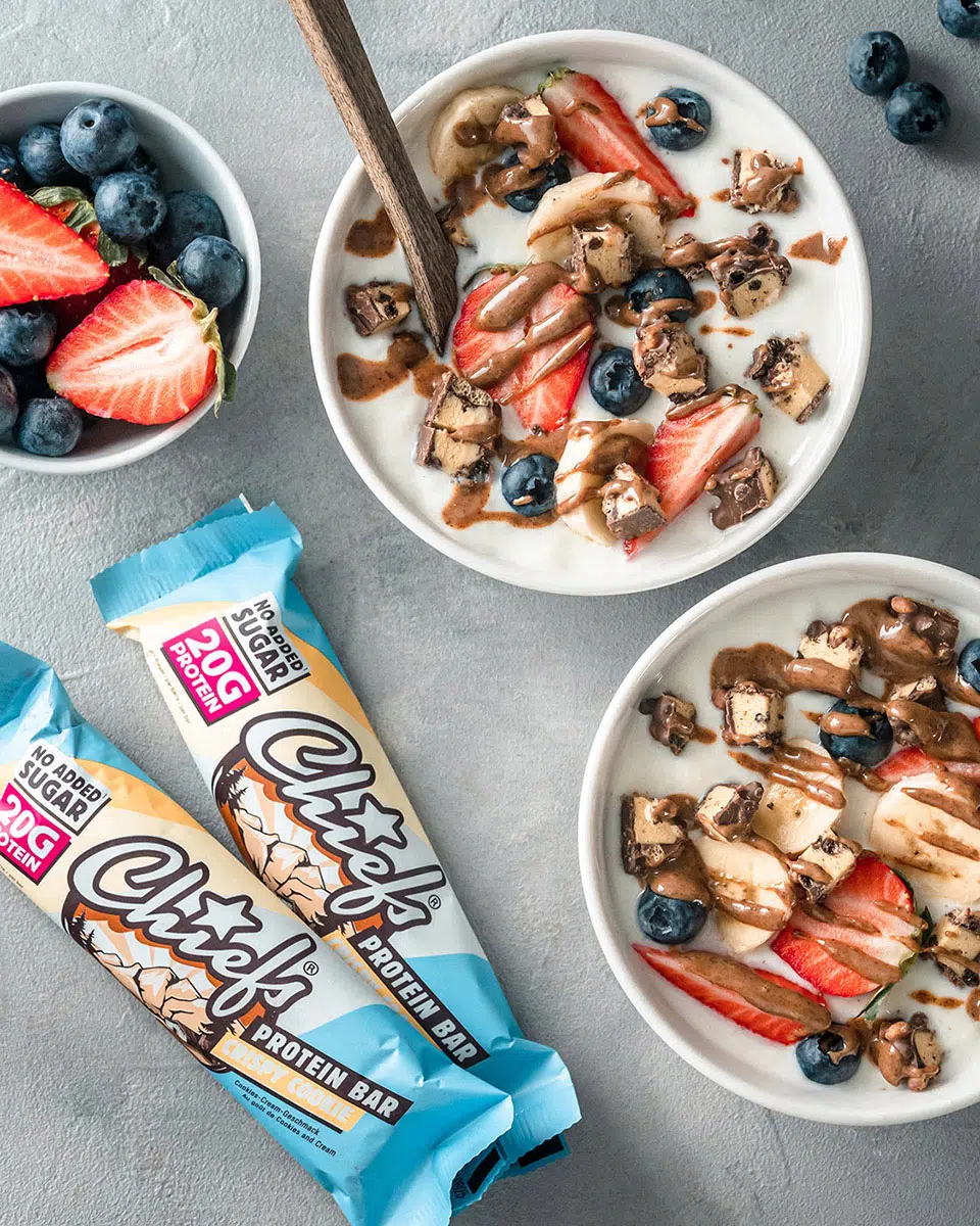 Recette Bowl au fromage blanc avec Chiefs Protein Bar Crispy Cookie et fruits